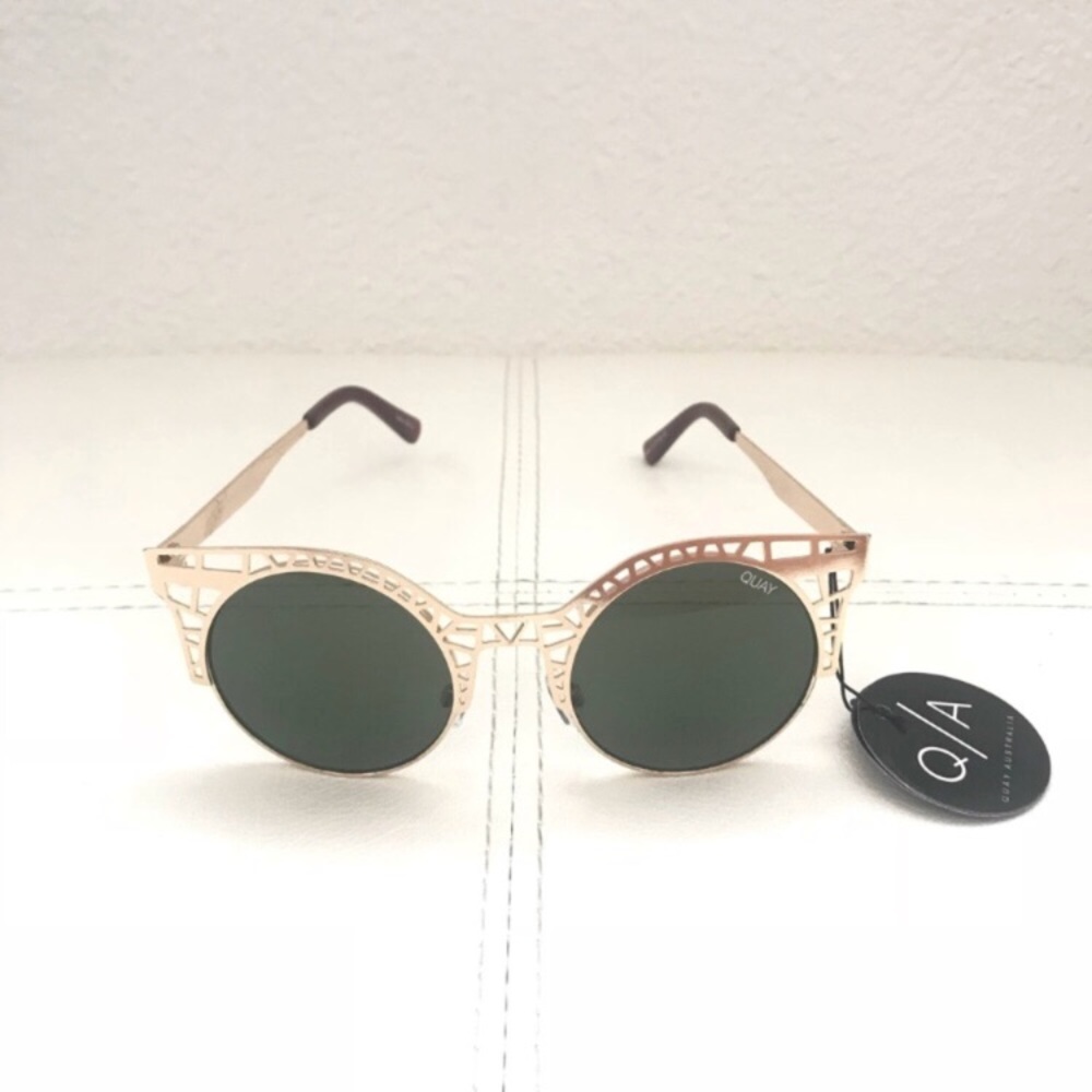 Quay Fleur classic gold cat-eye trendy sunglasses - Picture 3 of 8